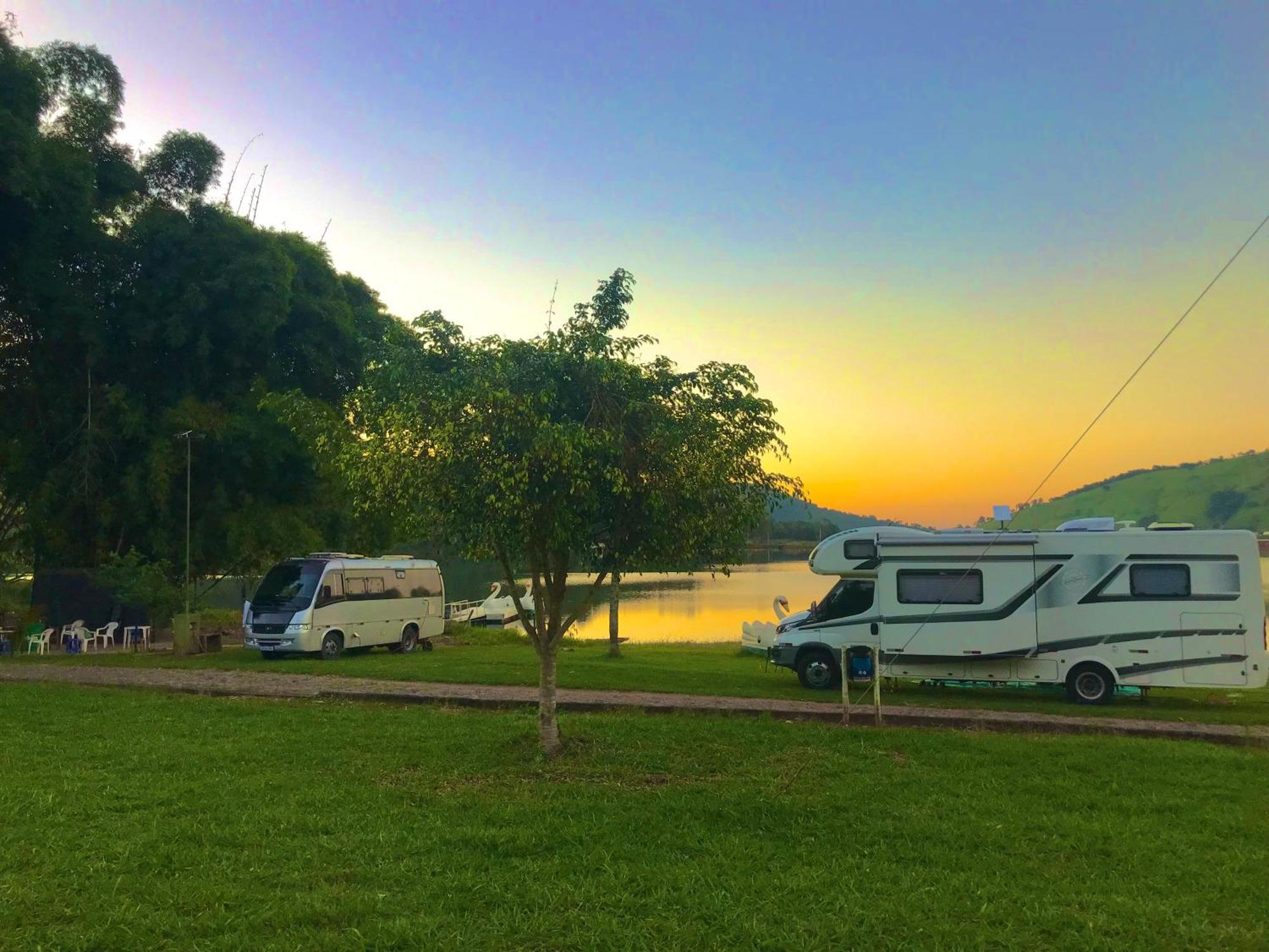 Pousada E Camping Recanto Da Praia Capitolio Ngoại thất bức ảnh